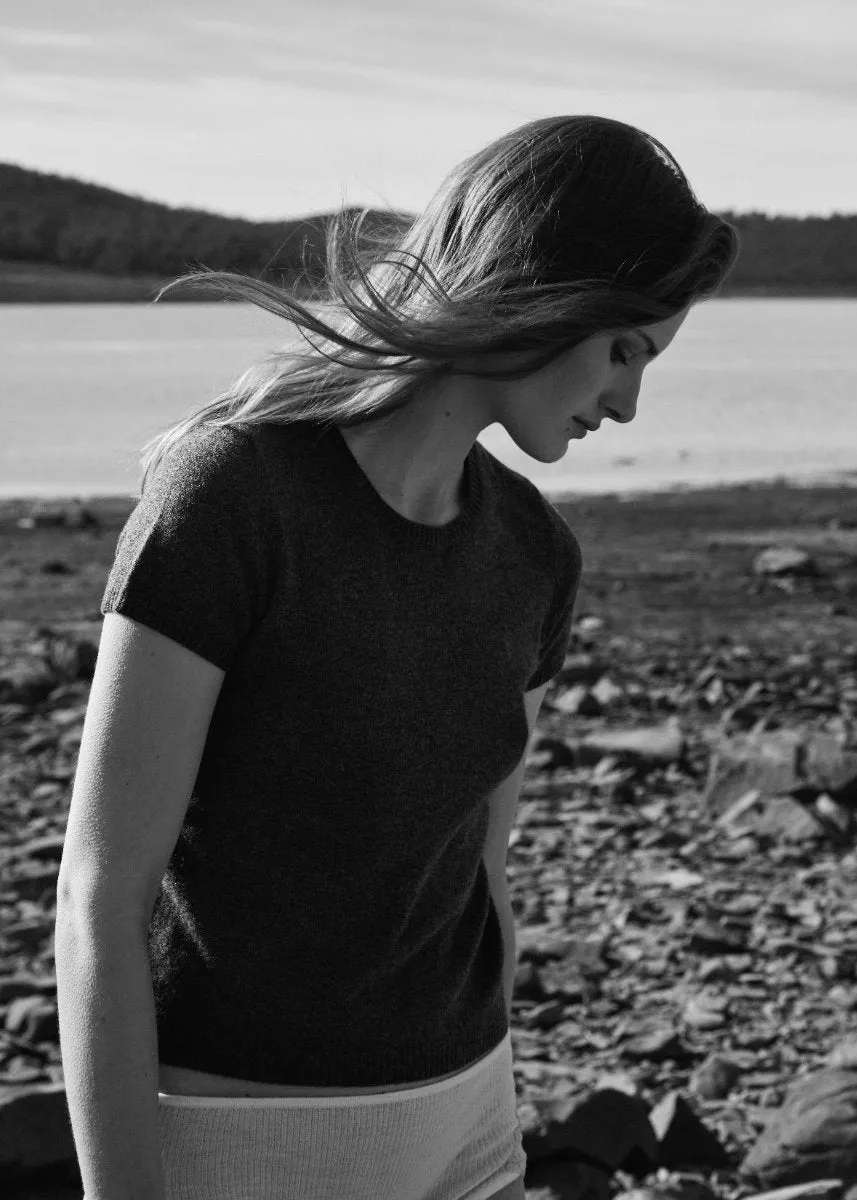 Cashmere tiny t in Black