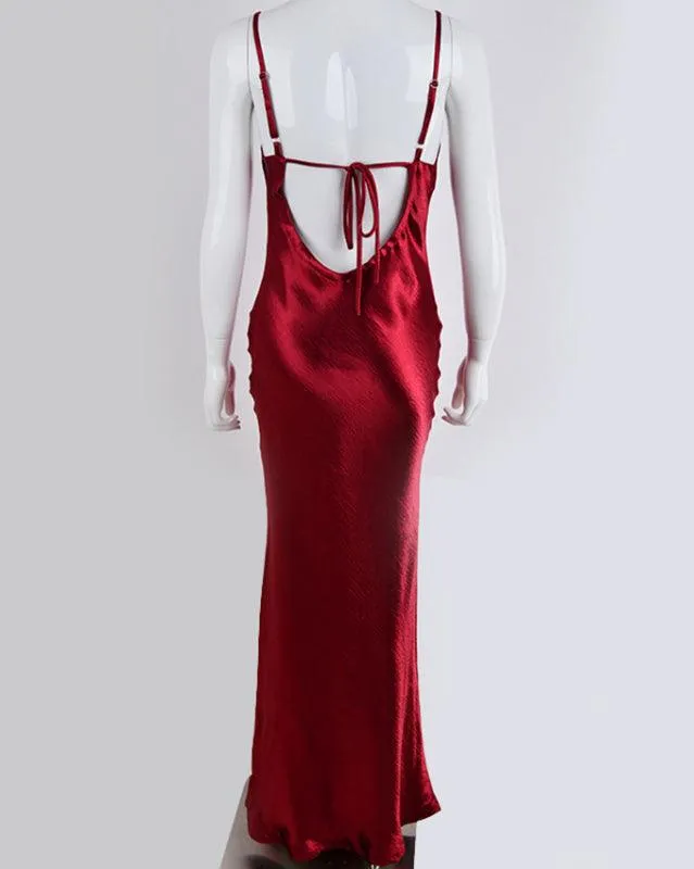 Elegant Backless Gown with Swing Neck - A Classic Solid Statement