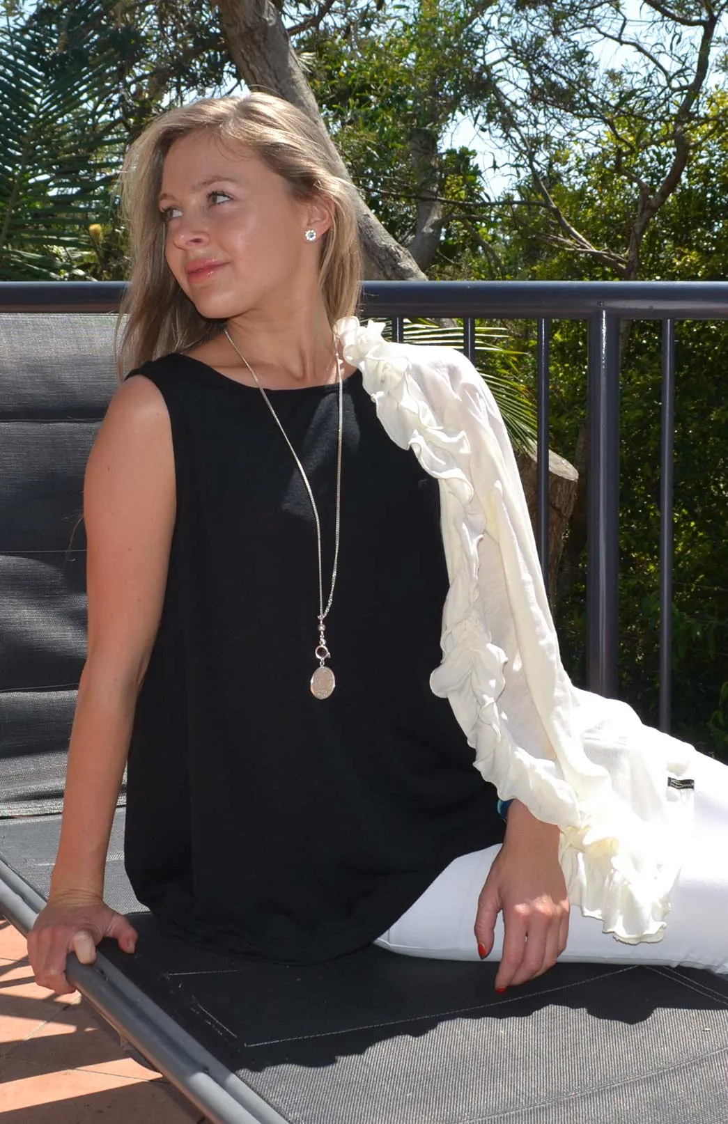 Flutter Top - Sleeveless