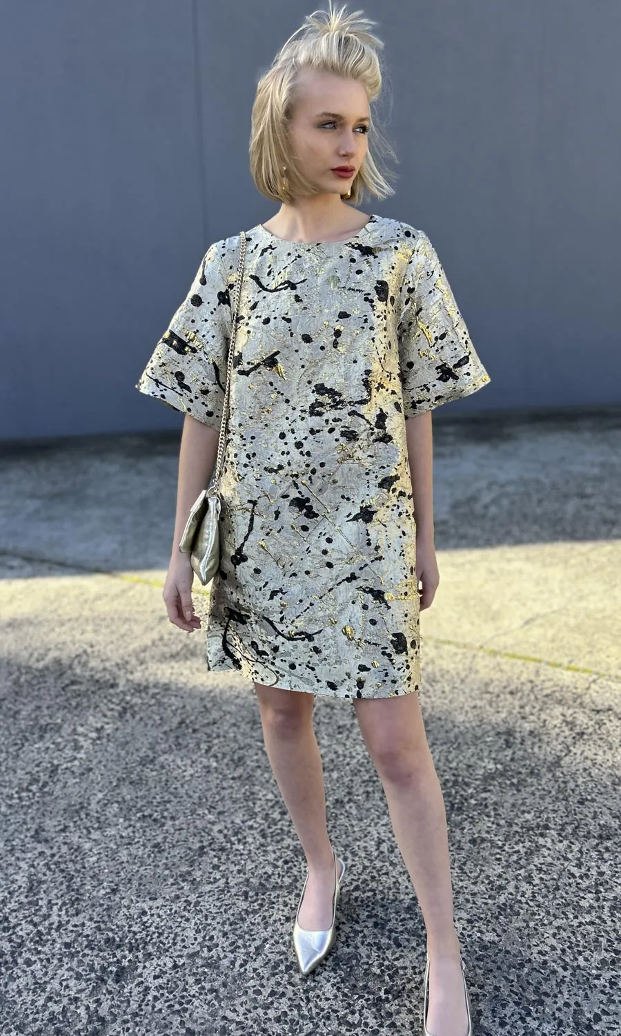 hoss Dramatic Gold/Black Shift Dress